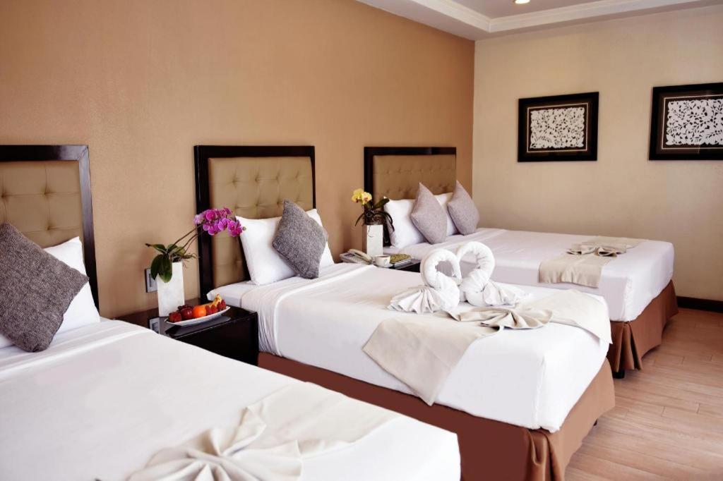 Aura One Hotel Багио Экстерьер фото
