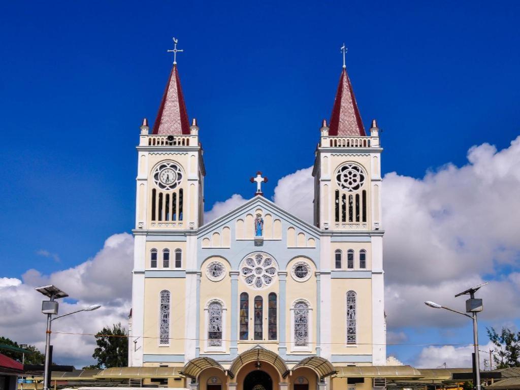 Aura One Hotel Багио Экстерьер фото