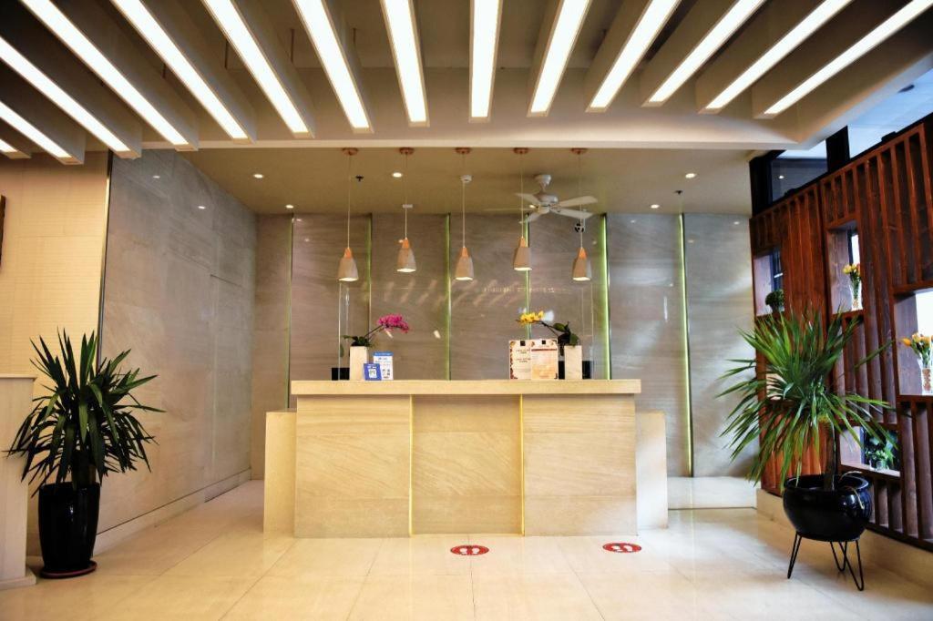 Aura One Hotel Багио Экстерьер фото